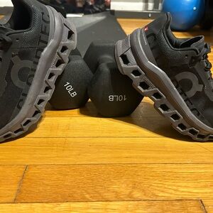 CLOUD (monster) Black,Used once! As you can see the things I sell are tidy